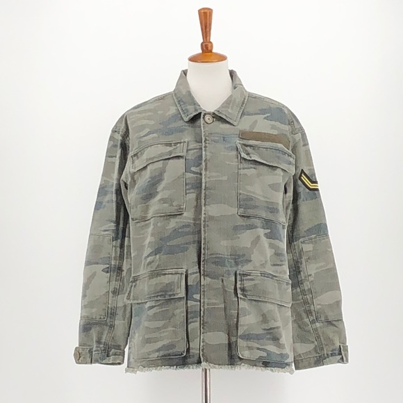 Treasure & Bond Jackets & Blazers - Treasure & Bond Green Camo Cargo Utility Jacket